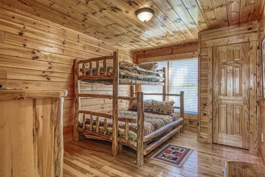 Heavenly Bear, Hot Tub, 1089 Of Free Attraction Tickets For Each Paid Day, Dollywood And More Sevierville Eksteriør billede