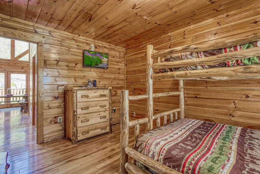 Heavenly Bear, Hot Tub, 1089 Of Free Attraction Tickets For Each Paid Day, Dollywood And More Sevierville Eksteriør billede
